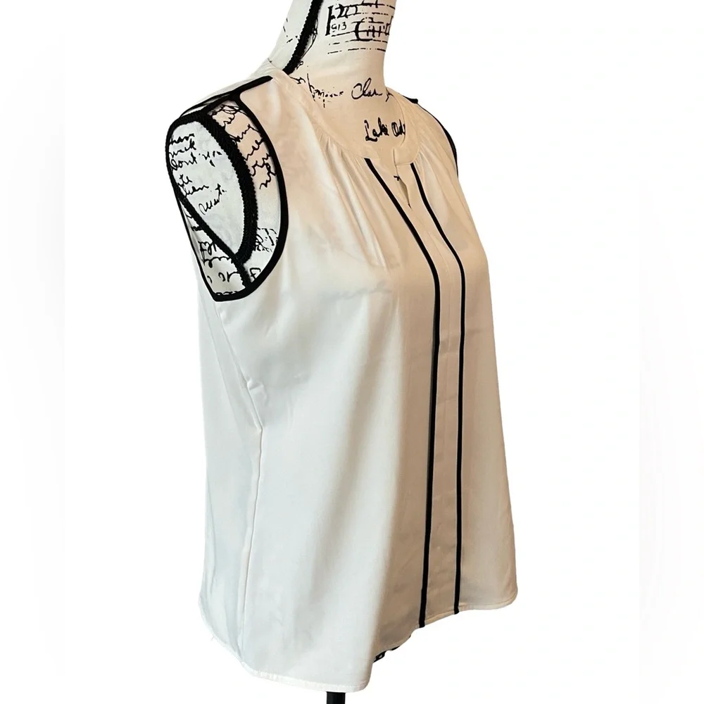Calvin Klein Ivory Sleeveless Suit Shirt | Size M | NWT - Picture 3 of 9